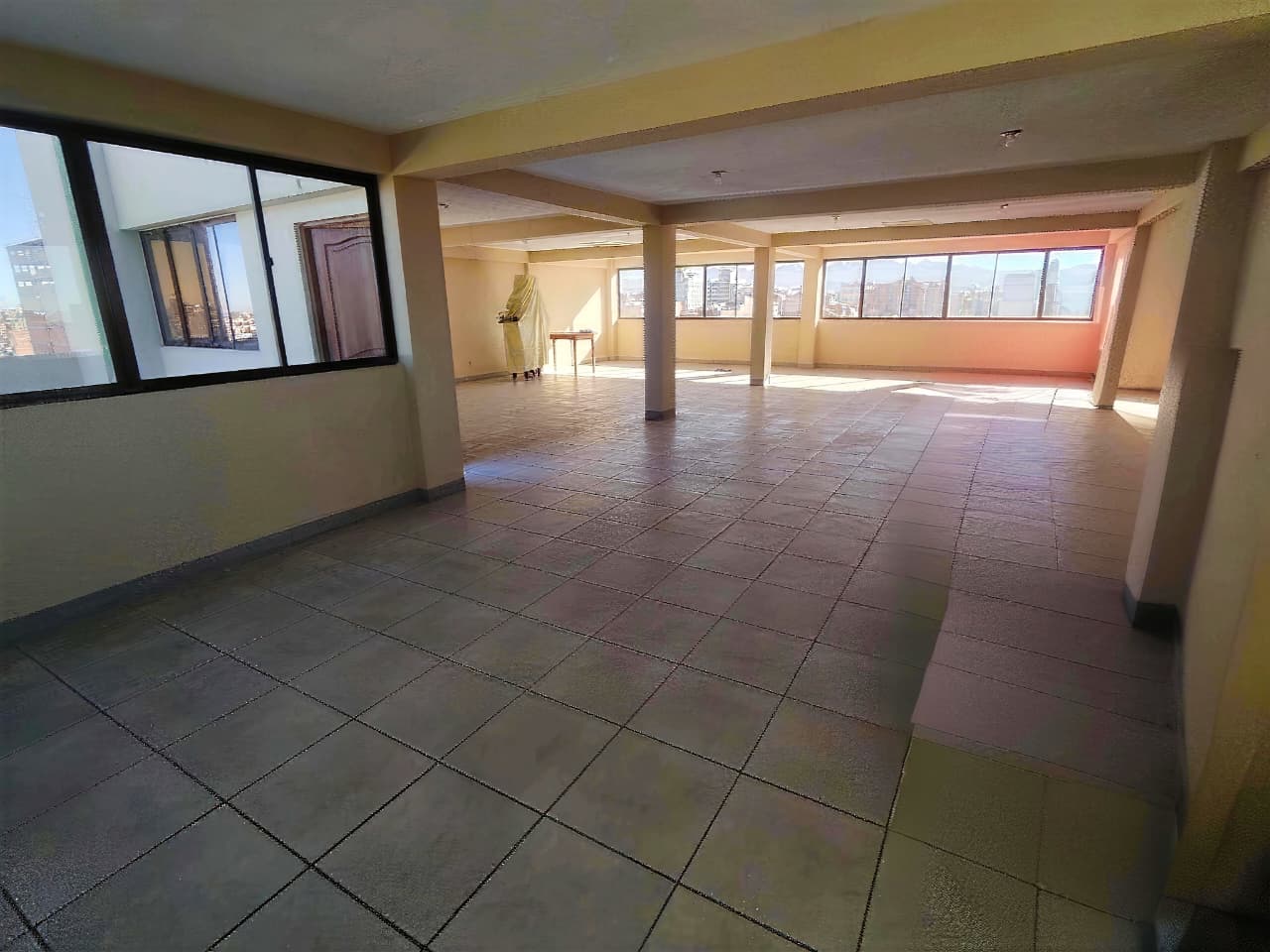 EDIFICIO EN SATELITE DE 8 PISOS